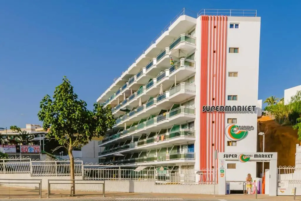Luxury apt 1 MINUTE from the Beach of the Dunes