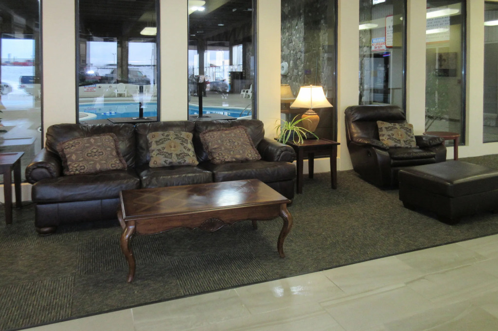 Econo Lodge Inn & Suites Brookings