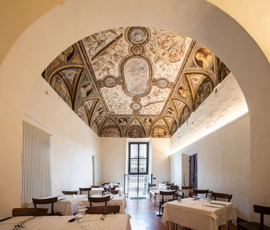 Bonacolsi Collection , Mantegna Hotels