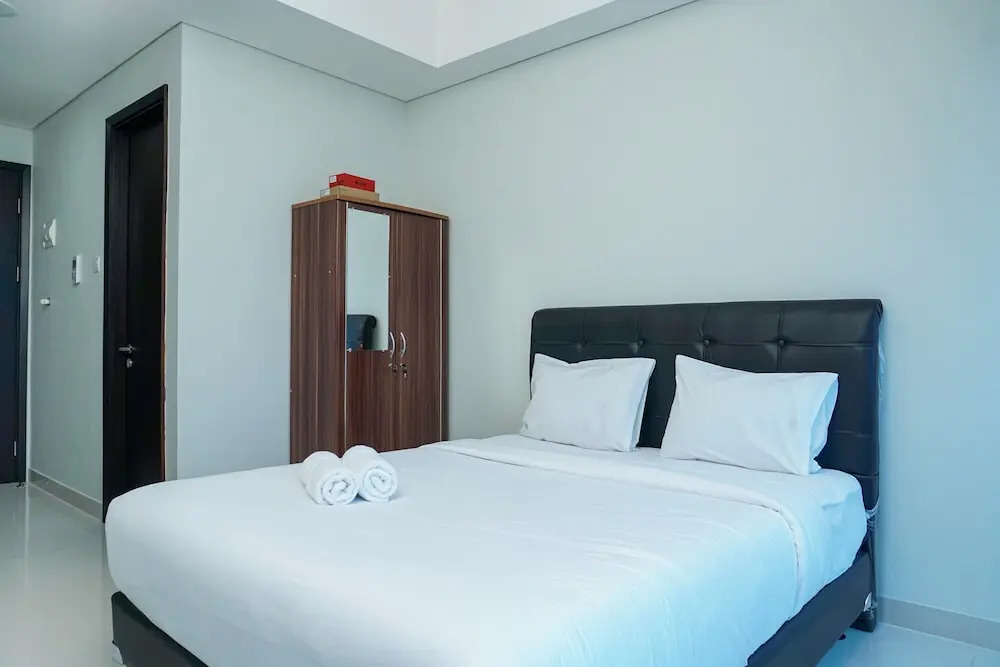 Simply Furnished Studio Apartment at Puri Mansion