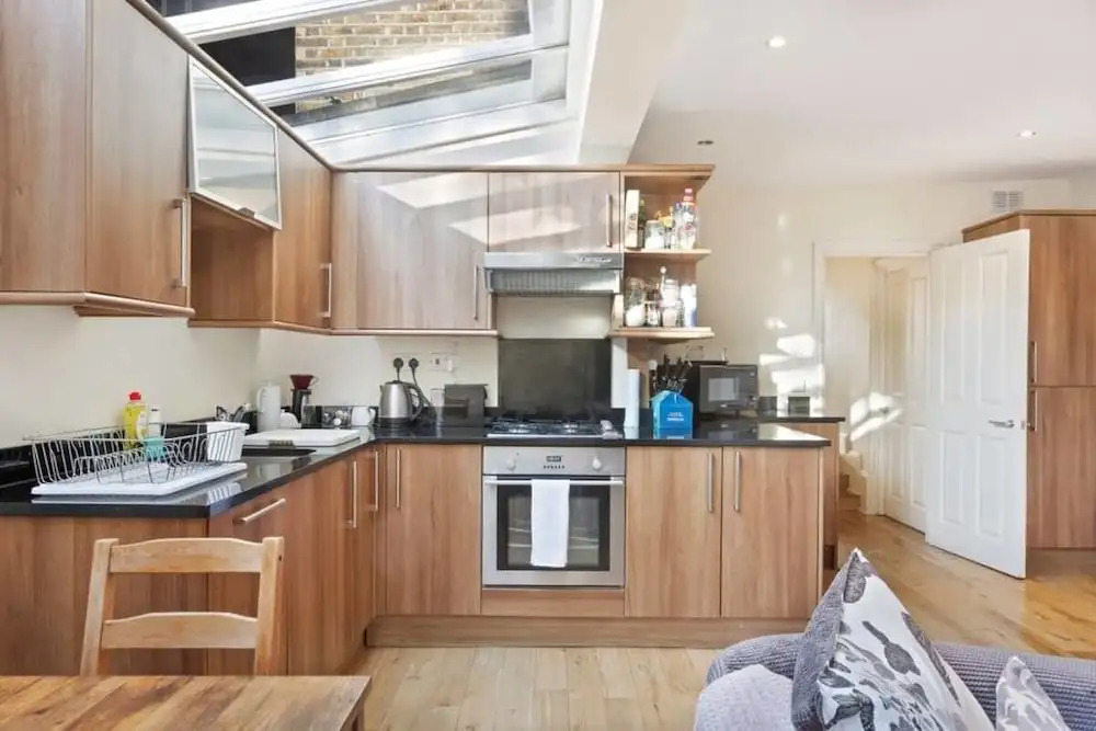 Cosy 2bed Skylight Apt W/patio in Clapham Junction