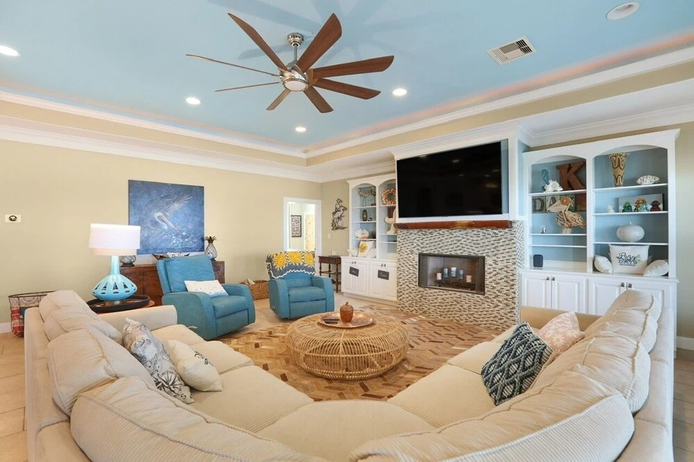 Lazy Days 4 Bedroom Home by Redawning