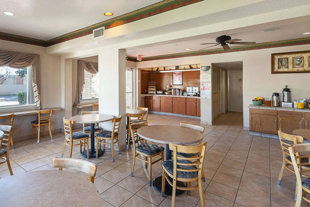Econo Lodge San Antonio South