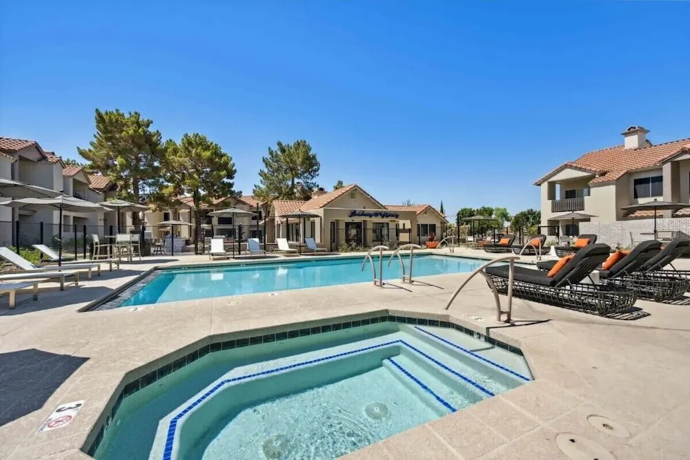 CozySuites TPC Scottsdale Parking & Pool