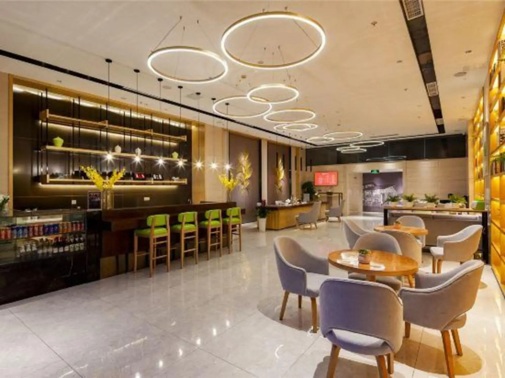 Home Plus Hotel (Chengdu Shuangliu International Airport)