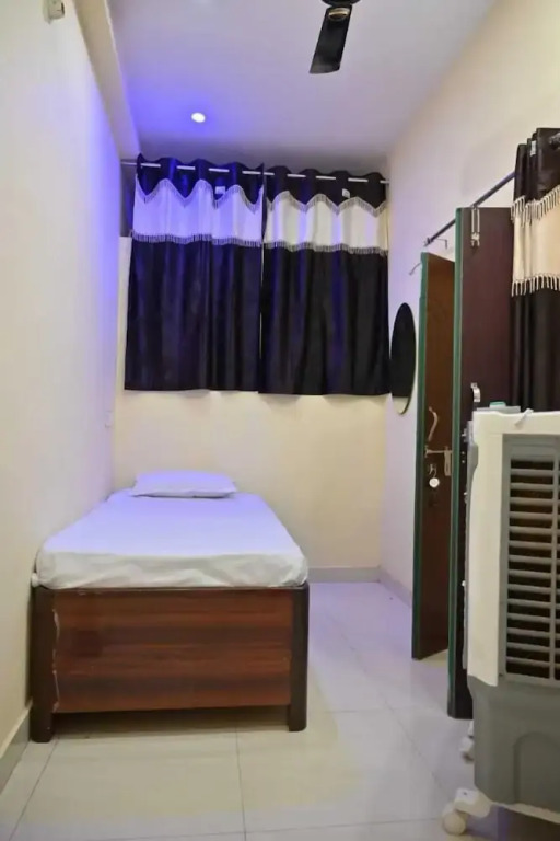 New Kashi Paying Guest House By GRB