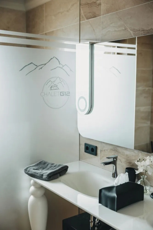 CHALET G12 - Mountain Luxury Apartments by Peak Stay