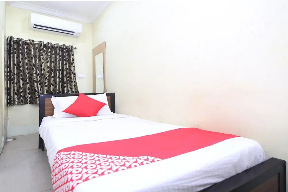 OYO Flagship 26160 Hotel Multi Star
