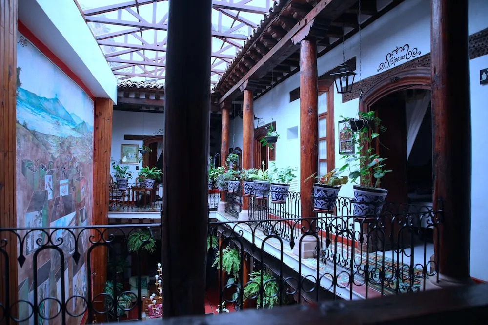HOTEL CASA BAEZ