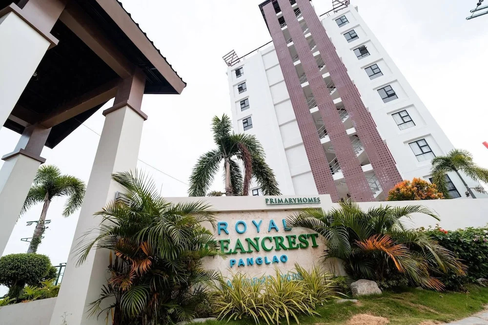 Entire Apartment With Pool, Gym, and Playground Near Panglao, Bohol