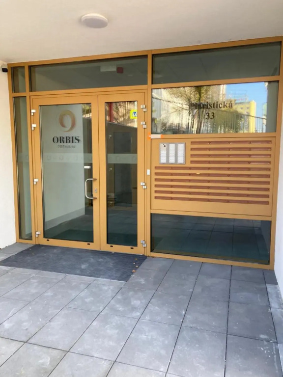 Štýlový apartmán v centre Nitry, parkovanie v cene