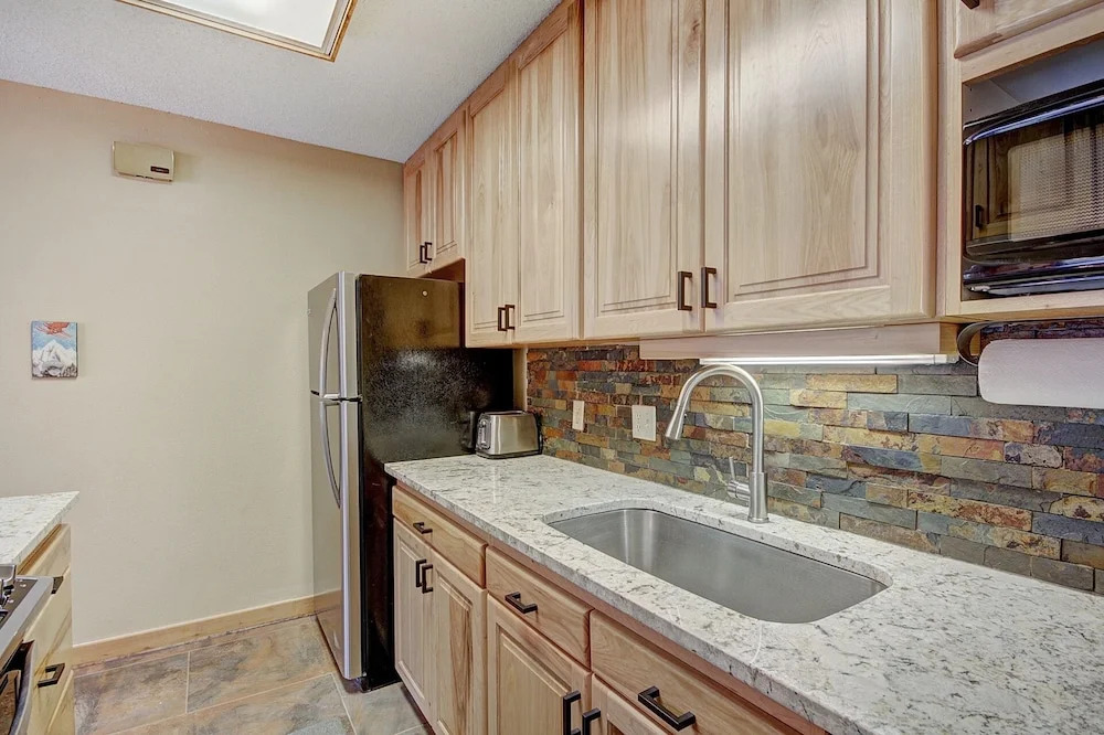 Beautiful Dog Friendly Ski Chalet A Minute to SuperBee Lift - AN203 by RedAwning
