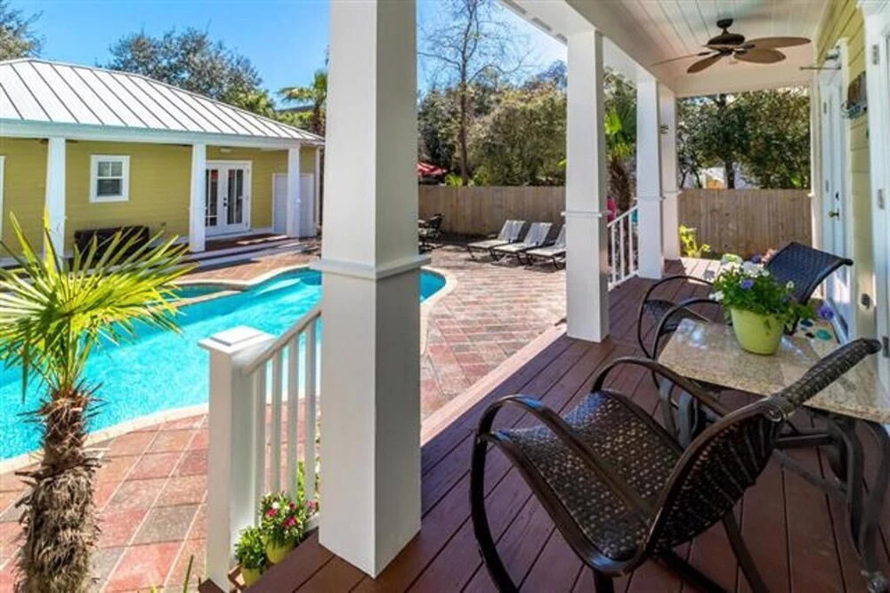 The Crystal Beach House - 1768742