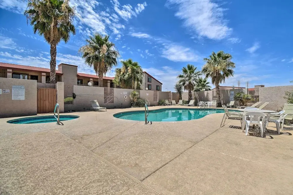 Peaceful Apache Junction Condo ~ 1 Mi to Downtown!