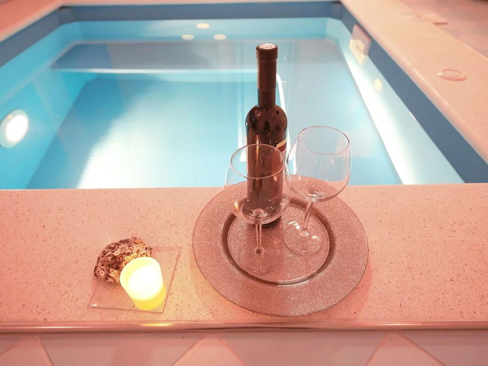 Charming Apartment Directly on the Sea, Whirlpool and Sauna, Beautiful Garden