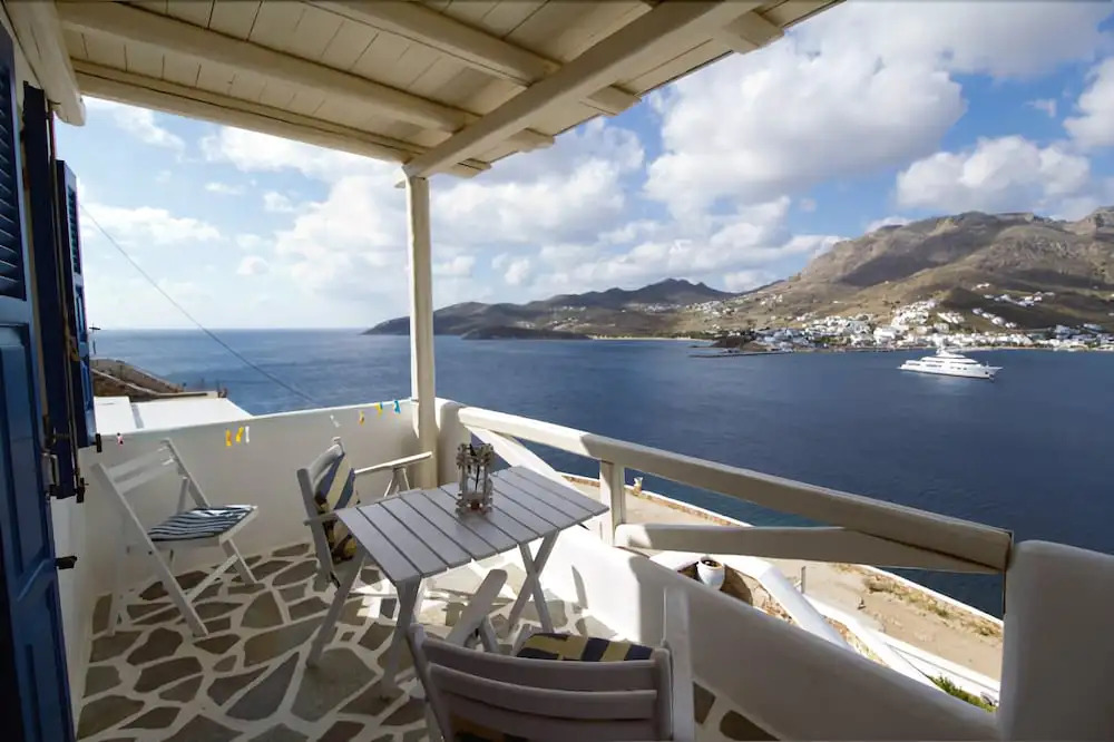 Studios Niovi Serifos