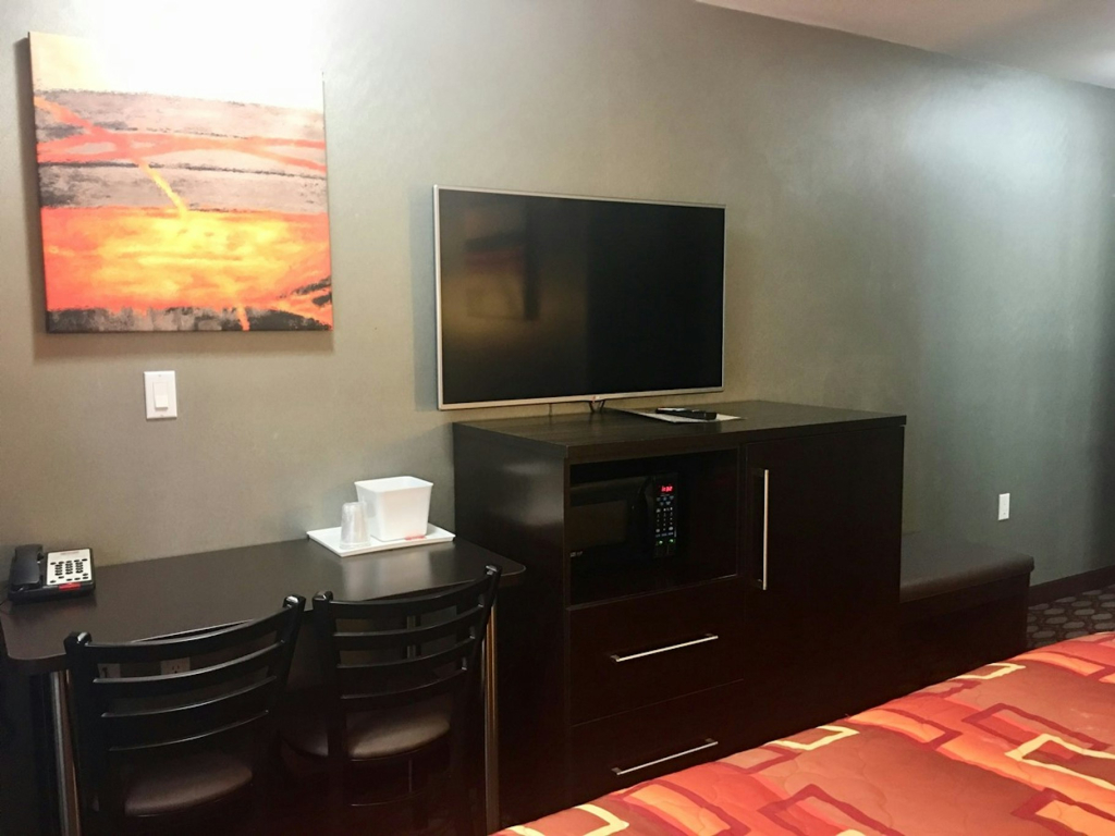 Red Carpet Inn Elmwood