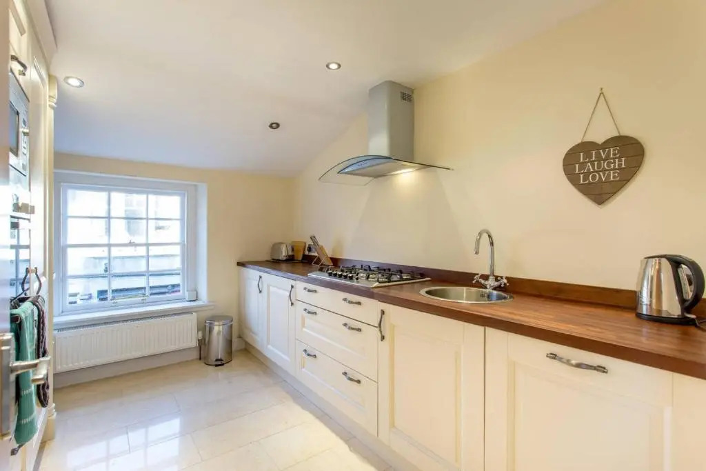 ALTIDO Spacious 3BR Mews House behind Calton Hill