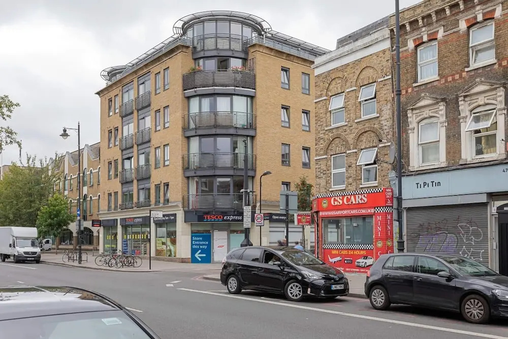 Amazing 2 Bed Apt W/balcony nr Stoke Newington