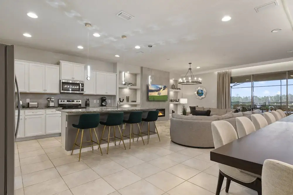 Luxurious Villa with Resort-Style Amenities