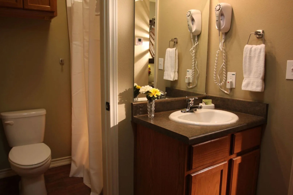 Eagles Den Suites Cotulla a Travelodge by Wyndham