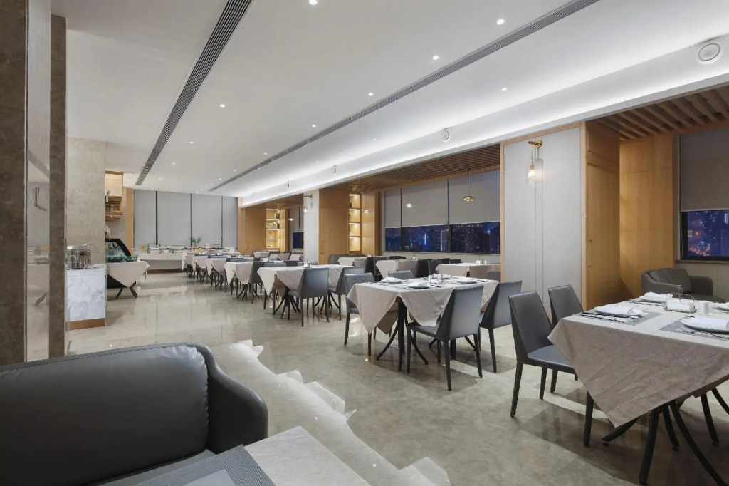L'Oréal County Hotel (Changsha Desiqin Square Maozhutang Metro Station Branch)