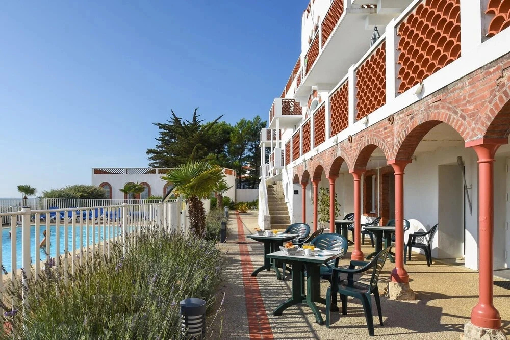 Spacious Loire Coastal Stay for 5