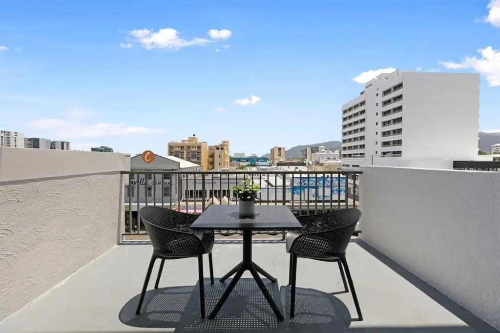 Gilligans Hotel & Resort Cairns