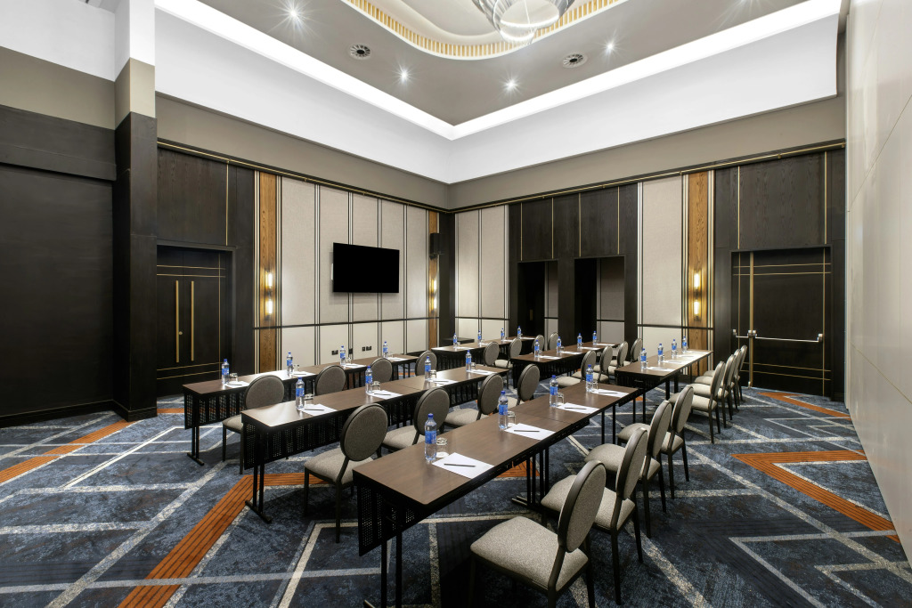 Legend Hotel Lagos Airport, Curio Collection By Hilton