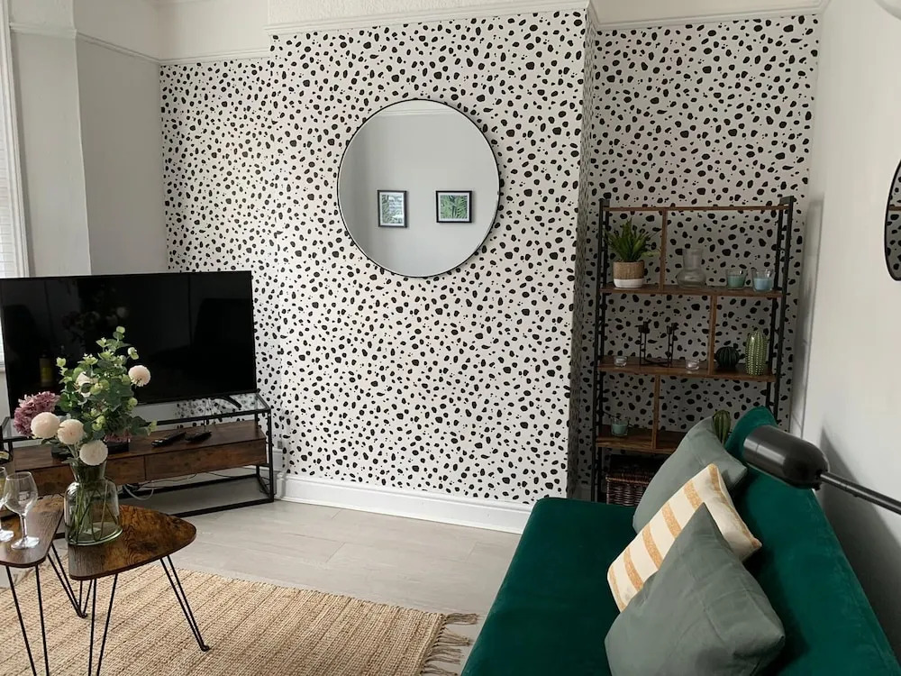 House of cosy dots