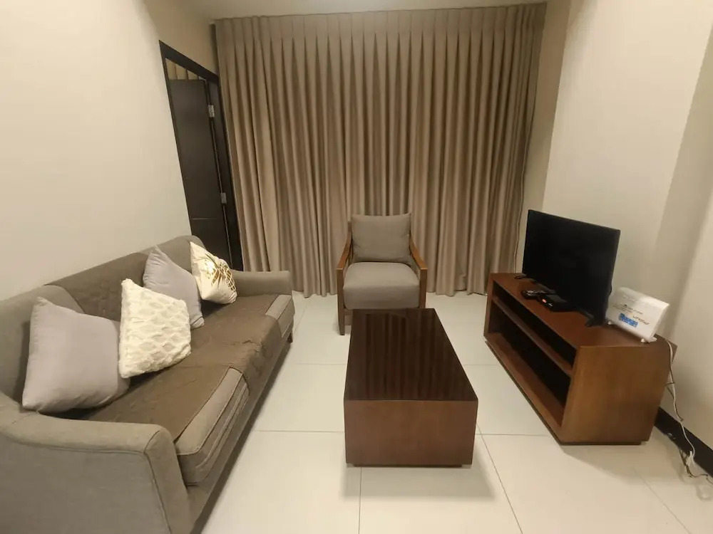 8 Newtown Boulevard by Hiverooms