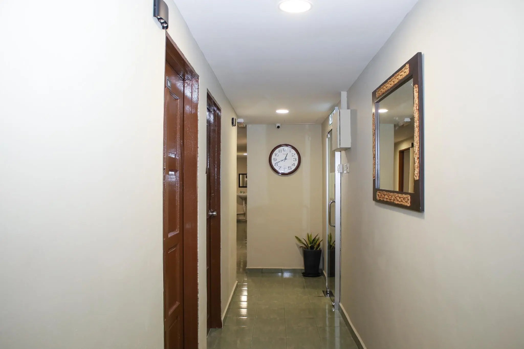 OYO 90338 Prima Saujana Budget Hotel