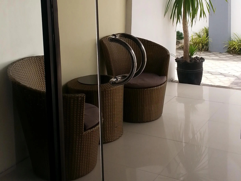 Dolyn Suites