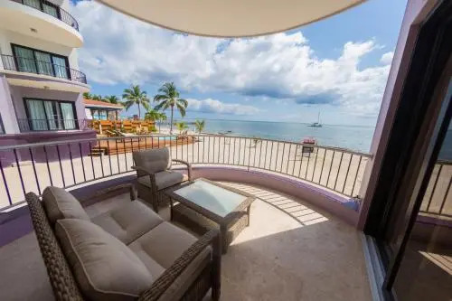 Diamante Beachfront Suites