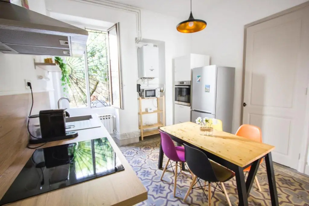 Le 62 - Spacieux T2 - Garage Gratuit, Jardin, Tram