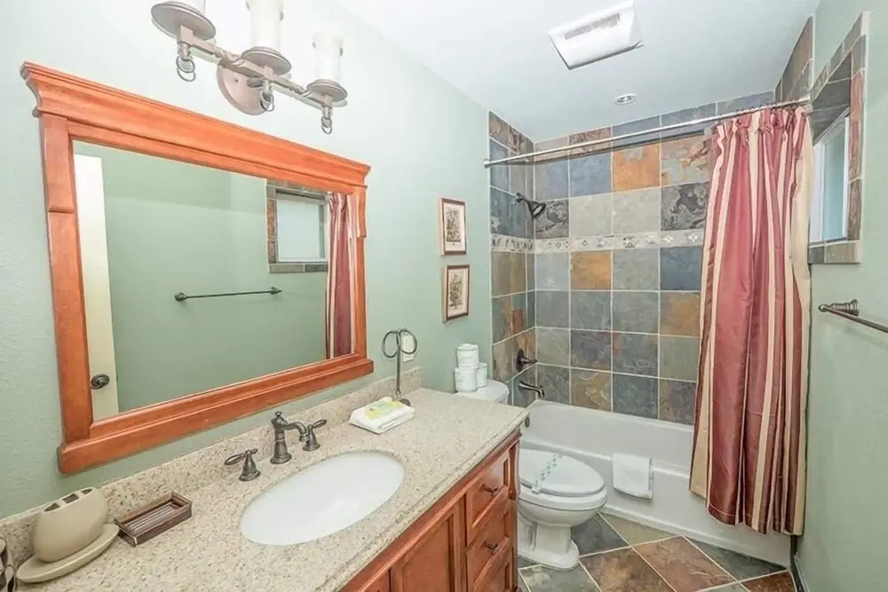 3614 Saddle Road 3 Bedroom Cabin by RedAwning