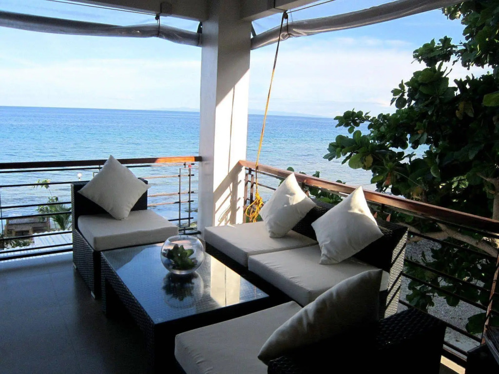 Isyian Beach House Retreat