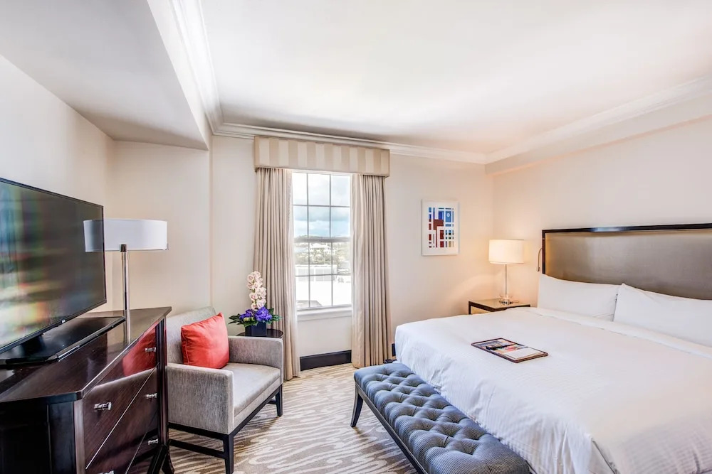 Hamilton Princess - Fairmont Gold Experience