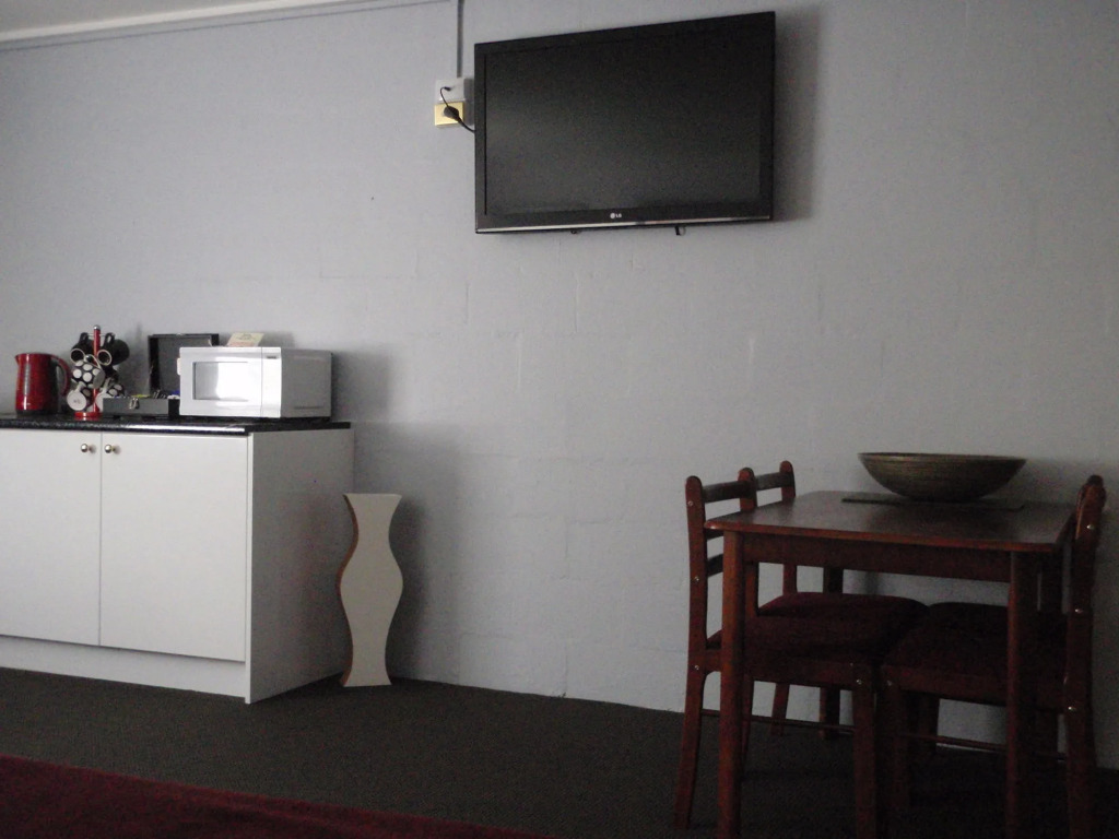 West Coaster Motel