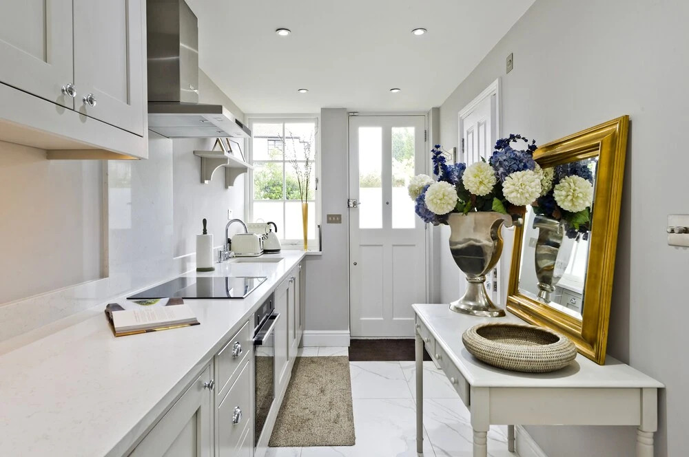 Charming Home With Patio Close to Wimbledon Park by Underthedoormat