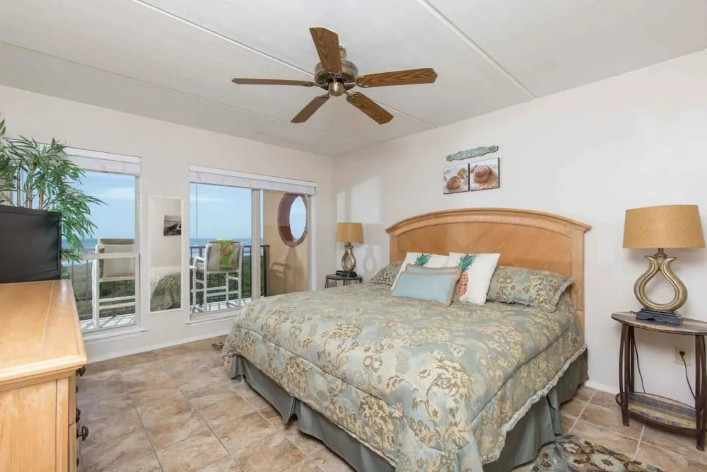 Suntide II Condominium 206