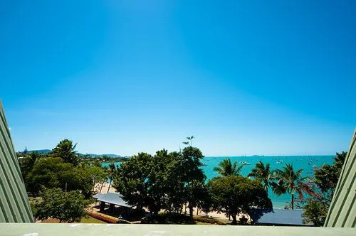 Airlie Waterfront Accomodation - Hostel