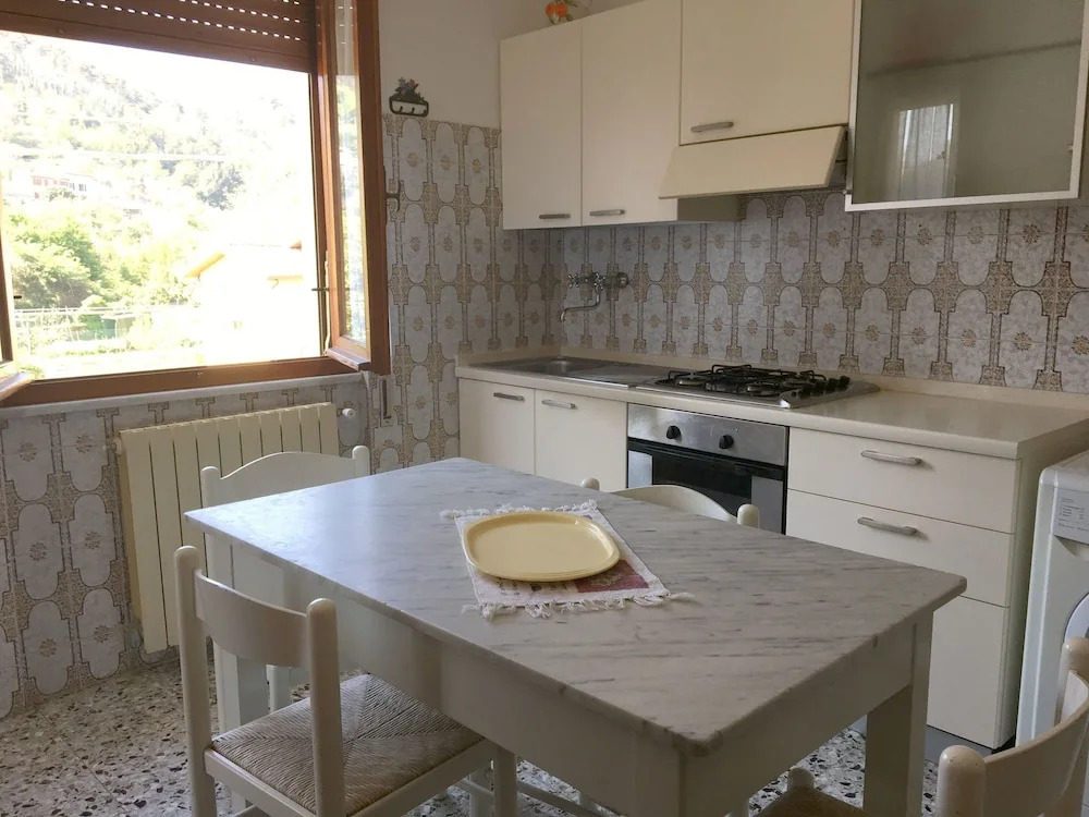 Valley View Apartment in Ameglia near Historical Center with Garden