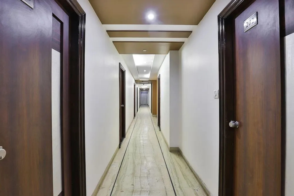 OYO 22419 Hotel Summit