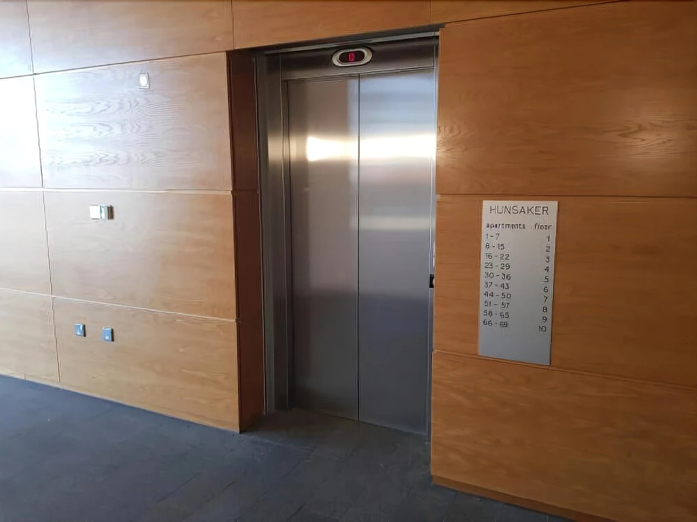 City Centre Hunsaker 3 Bedroom Serviced Apartment + Parking