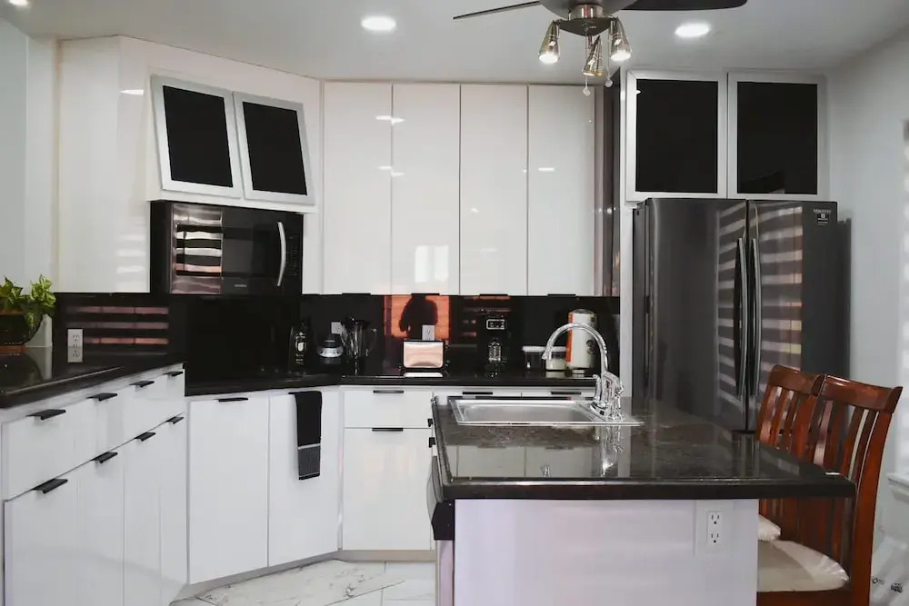 Family Luxury home with Pool in McAllen near by hospitals and stores