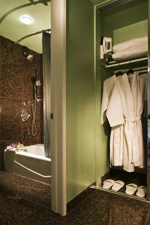 Carousel Inn and Suites