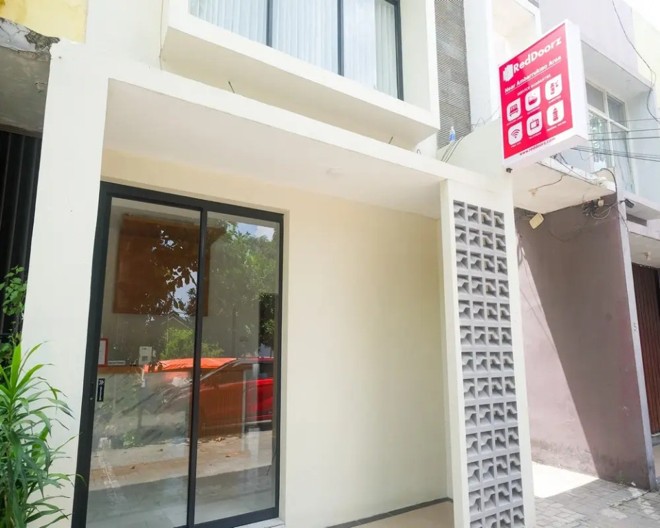RedDoorz near Ambarrukmo Area