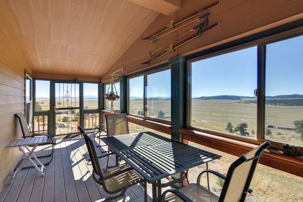 Tranquil Cabin Getaway w/ Panoramic Mtn View!