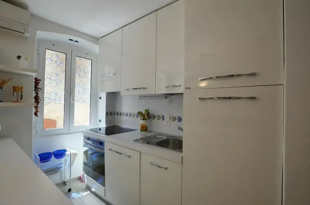 Bea Leo in Rovinj With 1 Bedrooms and 1 Bathrooms